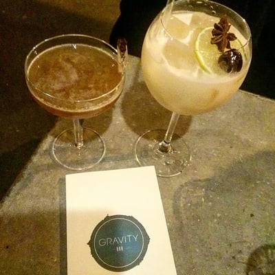 Gravity Bar by null