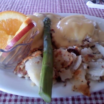 Lido Cafe - Eggs Benedict $10.95 - Comfort Food Near Me - Carmichael, California