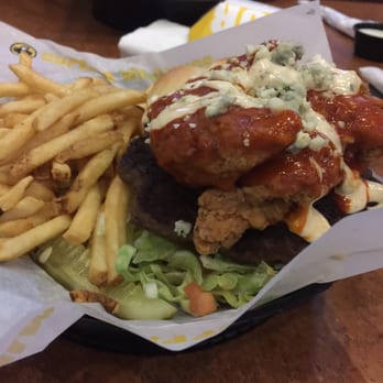 Buffalo Wild Wings - American Near Me - Fort Worth, Texas