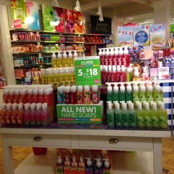 Bath & Body Works - Cosmetics & Beauty Supply Near Me - Metairie, Louisiana