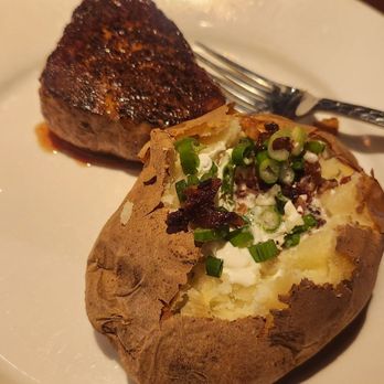LongHorn Steakhouse - 6 oz filet cooked to perfection baked potato - Steakhouses Near Me - Beaumont, Texas LongHorn Steakhouse - 6 oz filet cooked to perfection baked potato - Steakhouses Near Me - Beaumont, Texas