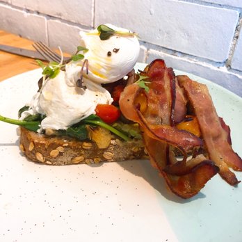 Bluestone Lane Harvard Square Café - Big Brekkie - Coffee & Tea Near Me - Cambridge, Massachusetts