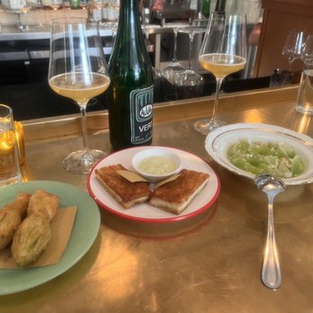 Vin Mon Lapin - Wine Bars Near Me - Montreal, Quebec