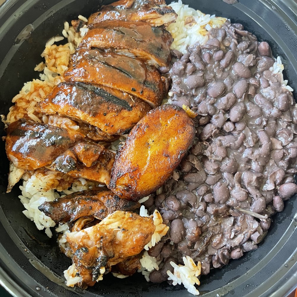 Bongos - Bucco Chicken Plate - Cuban Near Me - Seattle, Washington