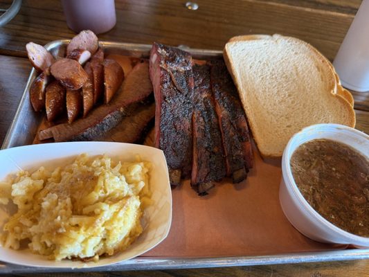 Mac's BBQ by null
