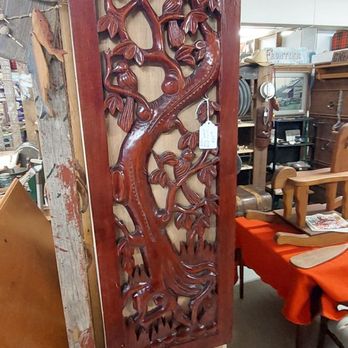 Bryant's Antique Mall - Antiques Near Me - Franklin, North Carolina