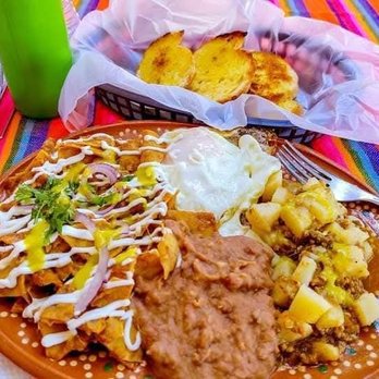 La Dona - Enchiladas de queso con frijoles fritos y picadillo al lado. Con extra crema fresca y pan tostado y una soda de limón. - Breakfast & Brunch Near Me - Gómez Palacio, DUR La Dona - Enchiladas de queso con frijoles fritos y picadillo al lado. Con extra crema fresca y pan tostado y una soda de limón. - Breakfast & Brunch Near Me - Gómez Palacio, DUR