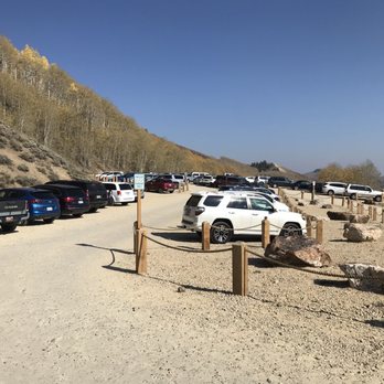 Bloods Lake Trail - Large parking lot but fills quickly - restrooms in site too - Hiking Near Me - Park City, Utah Bloods Lake Trail - Large parking lot but fills quickly - restrooms in site too - Hiking Near Me - Park City, Utah