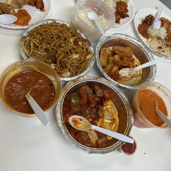 Kathmandu Curry and Bar - Veg momo, butter chicken, chili paneer, vindaloo chicken, chow mein and garlic naan - Himalayan/Nepalese Near Me - Houston, Texas Kathmandu Curry and Bar - Veg momo, butter chicken, chili paneer, vindaloo chicken, chow mein and garlic naan - Himalayan/Nepalese Near Me - Houston, Texas