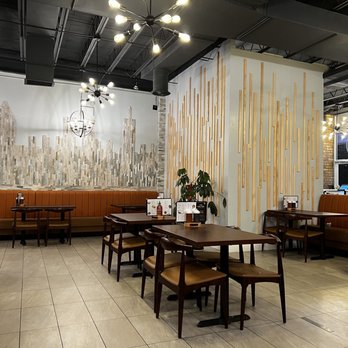 Pho Top - Interior - Vietnamese Near Me - Flushing, New York