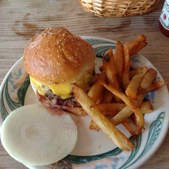 Peter Luger - Steakhouses Near Me - Brooklyn, New York