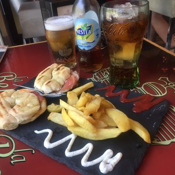 La Bella y La Bestia - The tapas are free here with a drink order! - Tapas Bars Near Me - Granada, GR La Bella y La Bestia - The tapas are free here with a drink order! - Tapas Bars Near Me - Granada, GR