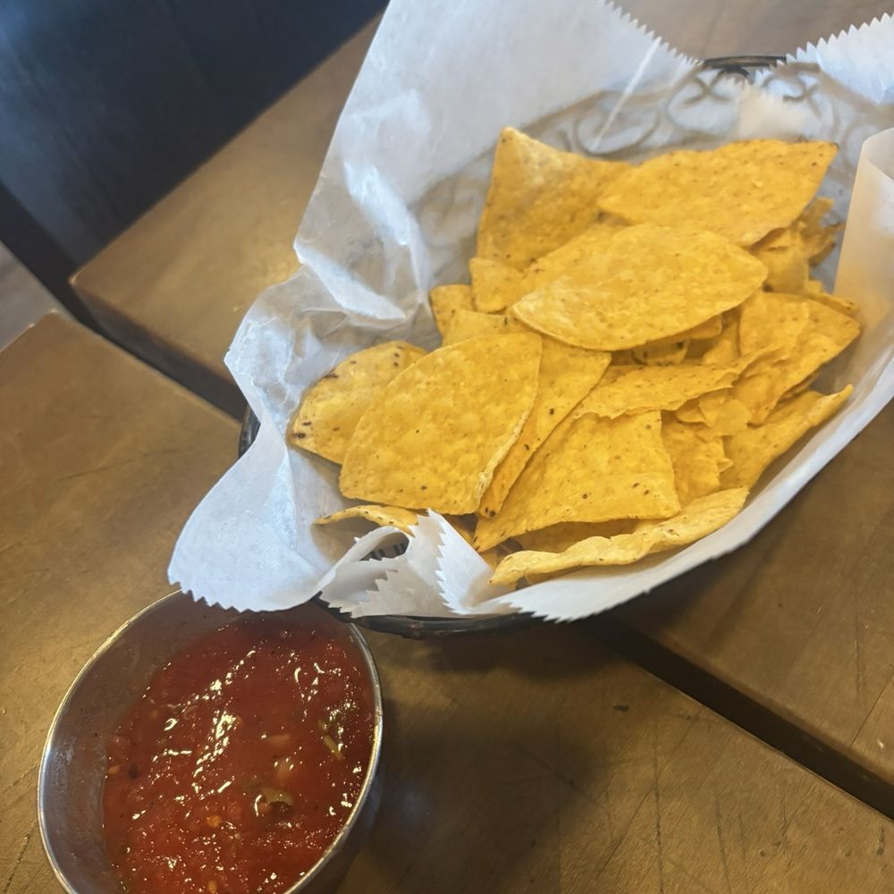 Cielo Mexican Restaurant - free chips and salsa - Mexican Near Me - Braintree, Massachusetts