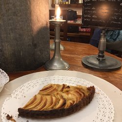 Le Cadran Solaire - apple pies