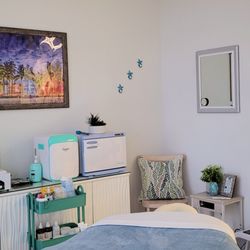 Healing Hands Therapeutic Massage - Miami Beach room for massages & facials

(our 6 treatment rooms are all named after - and designed to match - famous Miami neighborhoods)