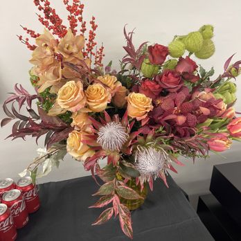 Dream Flowers - One of the board meeting arrangements - Florists Near Me - San Leandro, California Dream Flowers - One of the board meeting arrangements - Florists Near Me - San Leandro, California