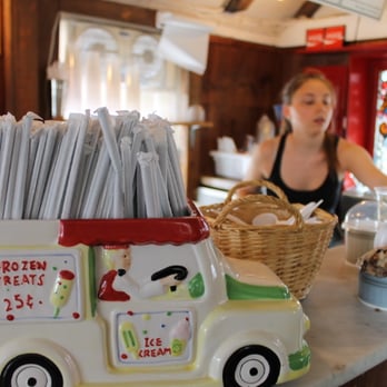 The Ice Cream Store - Ice Cream & Frozen Yogurt Near Me - Rockport, Massachusetts