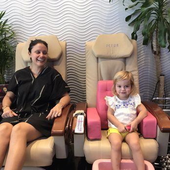 Shanghai Spa - I brought my best friend and my god daughter and she had her first mani/pedi at 2 years old! They are great with kids!! - Day Spas Near Me - Brooklyn, New York