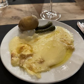 Restaurant Schäferstube - Raclette cheese - Swiss Food Near Me - Zermatt, VS Restaurant Schäferstube - Raclette cheese - Swiss Food Near Me - Zermatt, VS