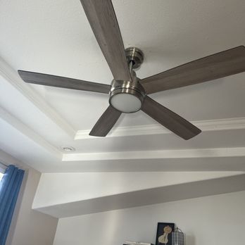 Zoetic Electric - This is the new fan they installed in my living room - Electricians Near Me