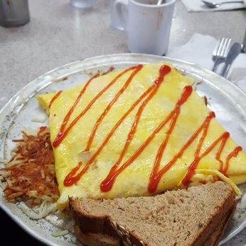 Beth's Cafe - Makin' Bacon Omelet - American Near Me - Seattle, Washington