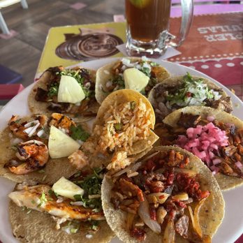 Taco y Tequila - Taco Sampler Pastor Style - Tacos Near Me - Cancún, ROO Taco y Tequila - Taco Sampler Pastor Style - Tacos Near Me - Cancún, ROO