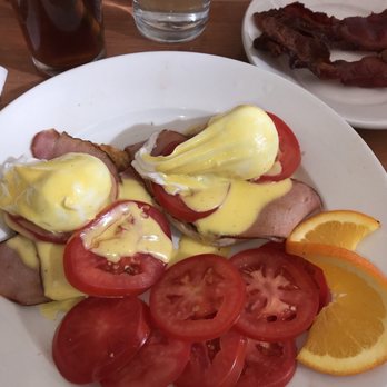 Shorehouse Kitchen - Classic eggs Benedict, side of bacon - Breakfast & Brunch Near Me - Carlsbad, California Shorehouse Kitchen - Classic eggs Benedict, side of bacon - Breakfast & Brunch Near Me - Carlsbad, California