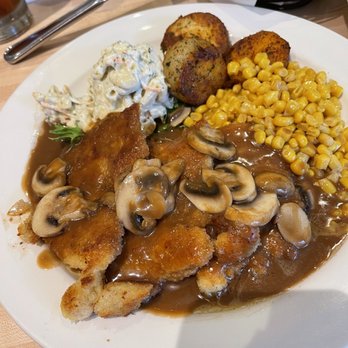 Liliha Bakery - Chicken with Mushroom Plate - Bakeries Near Me - Honolulu, Hawaii