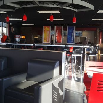 Burger King - the seating area of the restaurant - Burgers Near Me - St Catharines, Ontario