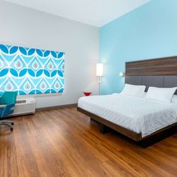 Tru by Hilton Spartanburg - Guest room