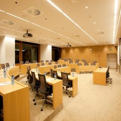 Sala de Conferencias La Mola - Meeting Room