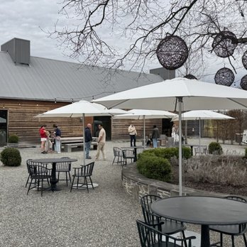 Inness - Outdoor seating - Resorts Near Me - Accord, New York