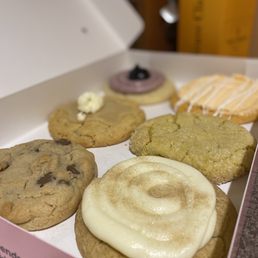 Great cookie flavor selection. Great cookie flavor selection.