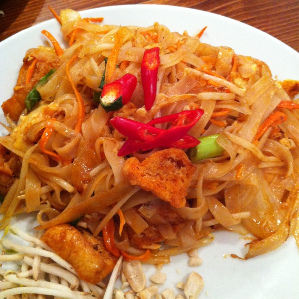 KIN - Pad Thai with Tofu - Asian Fusion Near Me - London, XGL KIN - Pad Thai with Tofu - Asian Fusion Near Me - London, XGL