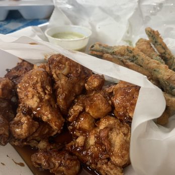 MeMe's Twisted Potato - The caulifower wings with zucchini fries - Vegan Near Me - Little Rock, Arkansas MeMe's Twisted Potato - The caulifower wings with zucchini fries - Vegan Near Me - Little Rock, Arkansas