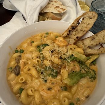 Big Al's Oyster Bar - Rose Pasta with Shrimp and itty bitty scallops - Seafood Near Me - Las Vegas, Nevada Big Al's Oyster Bar - Rose Pasta with Shrimp and itty bitty scallops - Seafood Near Me - Las Vegas, Nevada
