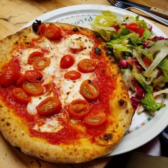 Pizzeria Via Mercanti - Pizza Near Me - Toronto, Ontario