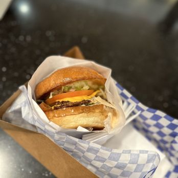 Izzy & Wooks - Burgers Near Me - San Francisco, California
