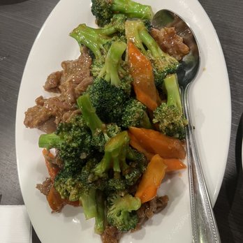 Chef Bo - B3. Beef with Broccoli - Chinese Near Me - Elk Grove, California Chef Bo - B3. Beef with Broccoli - Chinese Near Me - Elk Grove, California