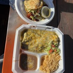El Pilar Food Truck - Gordita and New Mexican wet burrito