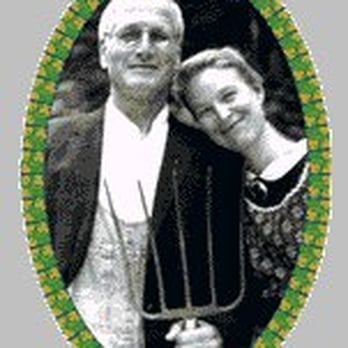 Newman's Own Organics - a man and woman holding a pitchfork - Grocery Near Me Newman's Own Organics - a man and woman holding a pitchfork - Grocery Near Me