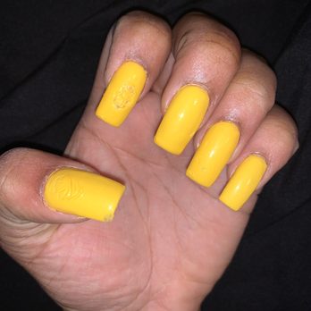 4 Star Nails - He put too many coats on there about 5 layers. Professionals don't need to do that. - Nail Salons Near Me - San Antonio, Texas