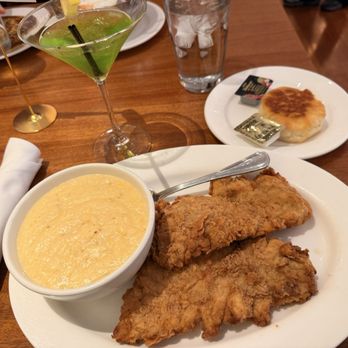 Meli Cafe - Chicken breast and cheddar grits - Breakfast & Brunch Near Me - Chicago, Illinois