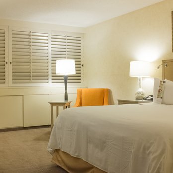 Marriott Phoenix Resort Tempe at The Buttes - Marriott Guest Room - Hotels Near Me - Tempe, Arizona