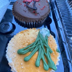 Eight the Cake - Chocolate cherry cupcake, carrot cake cupcake (with the chocolate work pulled out since we took it to go). So beautiful, super moist