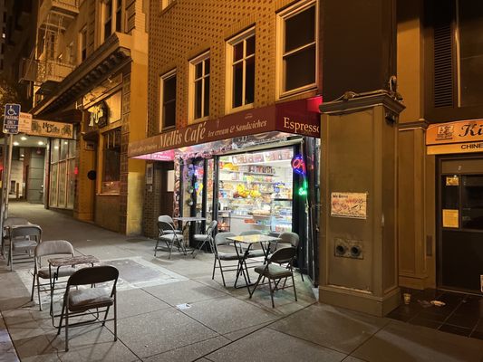 Mellis Cafe by null