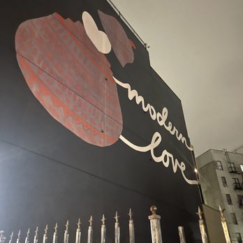 Modern Love Brooklyn - Mural outside of the restaurant - Vegan Near Me - Brooklyn, New York Modern Love Brooklyn - Mural outside of the restaurant - Vegan Near Me - Brooklyn, New York