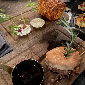 Wolf by Vanderpump at Caesars Republic Lake Tahoe - Sliders, bread, poke tostada - American Near Me - Stateline, Nevada