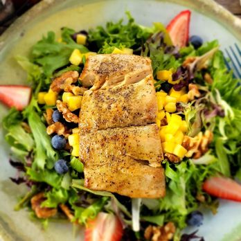 Sharky's Beachfront Restaurant - Mahi salad - Seafood Near Me - Panama City Beach, Florida