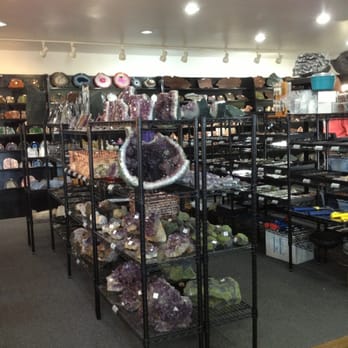 Gitche Gumee Landing - Very full displays of semi-precious gem stones - Jewelry Near Me - Ontonagon, Michigan Gitche Gumee Landing - Very full displays of semi-precious gem stones - Jewelry Near Me - Ontonagon, Michigan